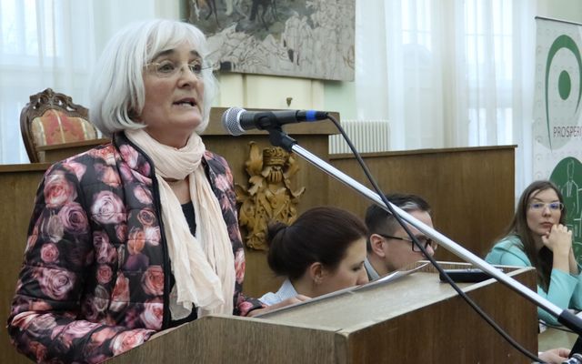 V. pályázati körrel kapcsolatos tájékoztató lakossági fórum Zentán (képek)