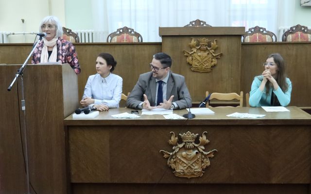 V. pályázati körrel kapcsolatos tájékoztató lakossági fórum Zentán (képek)