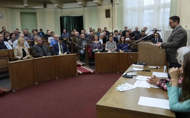 V. pályázati körrel kapcsolatos tájékoztató lakossági fórum Zentán (képek)