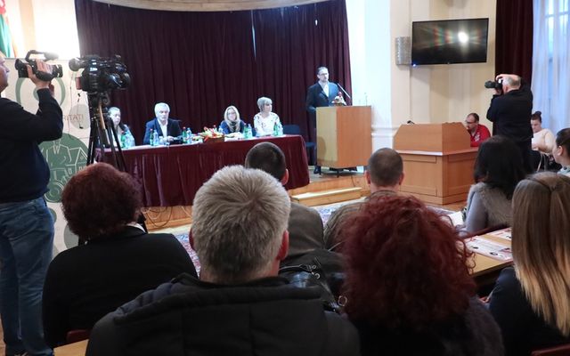 V. pályázati körrel kapcsolatos tájékoztató lakossági fórum Adán (képek)