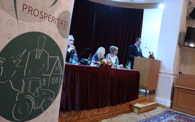 V. pályázati körrel kapcsolatos tájékoztató lakossági fórum Adán (képek)