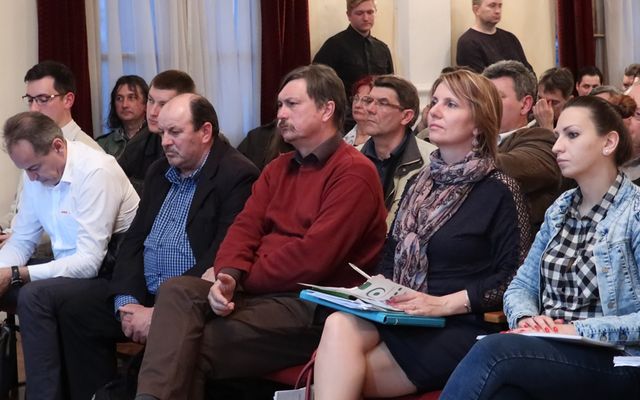 V. pályázati körrel kapcsolatos tájékoztató lakossági fórum Adán (képek)