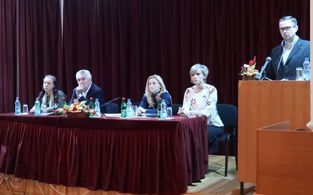 V. pályázati körrel kapcsolatos tájékoztató lakossági fórum Adán (képek)