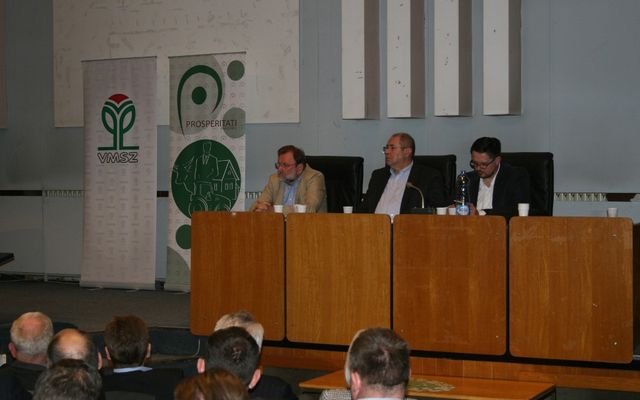Ismertető a második körös pályázatokról, Szabadka (képek)