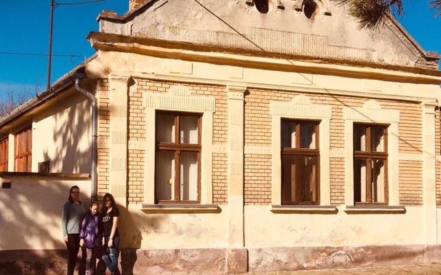 Otthon a szülőfaluban