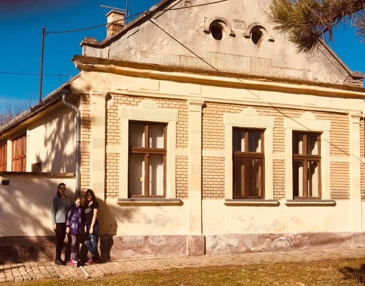 Otthon a szülőfaluban