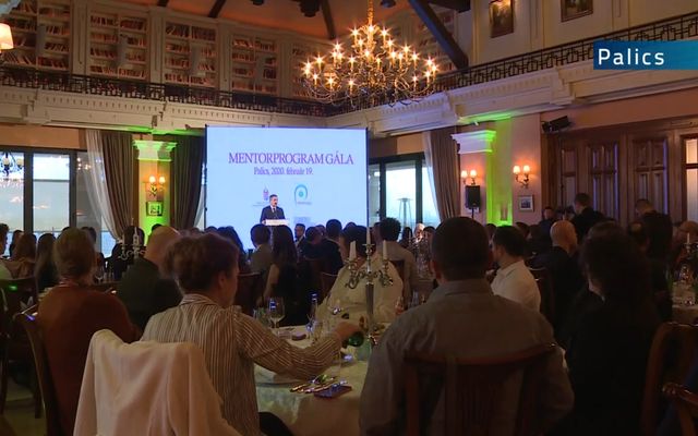 Díjazták a Mentorprogram legjobbjait (videó)
