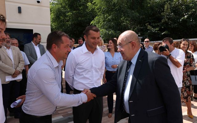A palicsi Navigator apartmanház ünnepélyes átadása