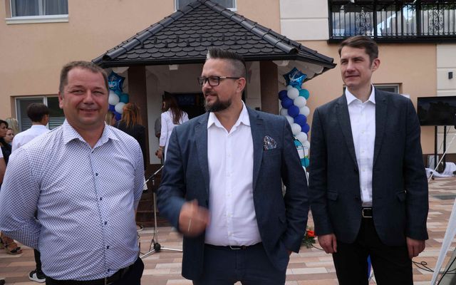 A palicsi Navigator apartmanház ünnepélyes átadása