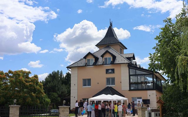 A palicsi Navigator apartmanház ünnepélyes átadása