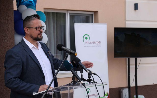 A palicsi Navigator apartmanház ünnepélyes átadása