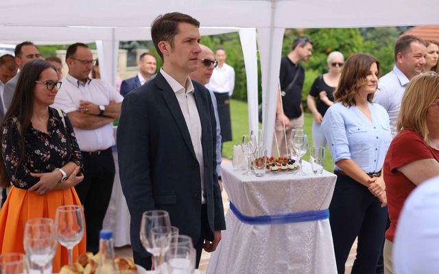 A palicsi Navigator apartmanház ünnepélyes átadása