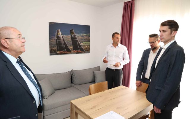 A palicsi Navigator apartmanház ünnepélyes átadása