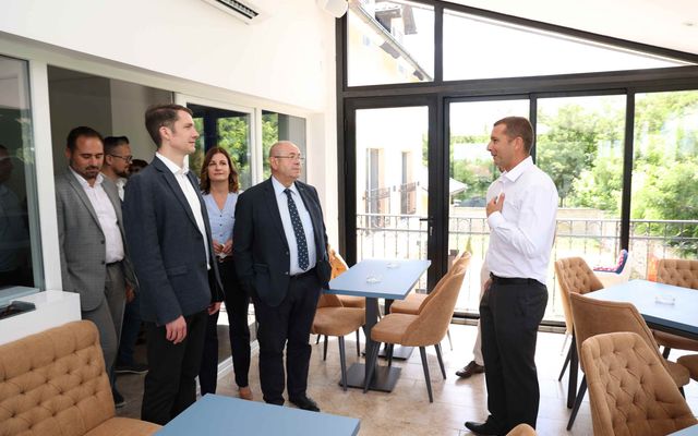 A palicsi Navigator apartmanház ünnepélyes átadása
