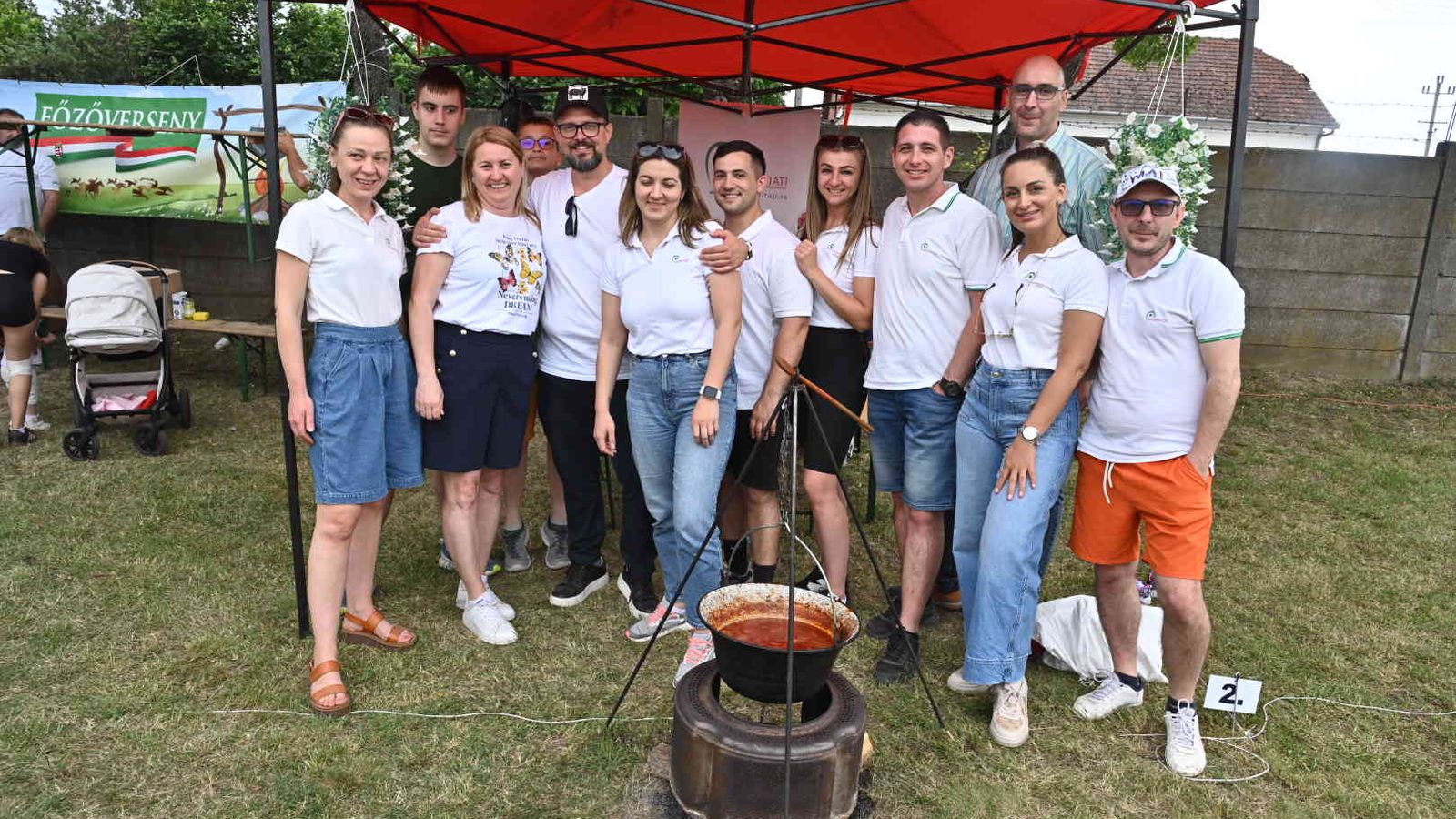 A PROSPERITATI SÁTRÁNÁL IS ROTYOGOTT A PÖRKÖLT A VÁGTÁN