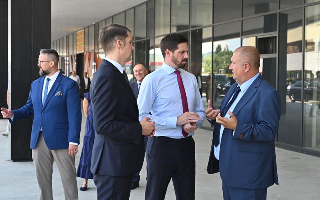 DLC Kft. kiemelt jelentőségű nagyléptékű gazdasági fejlesztés ünnepélyes átadása 