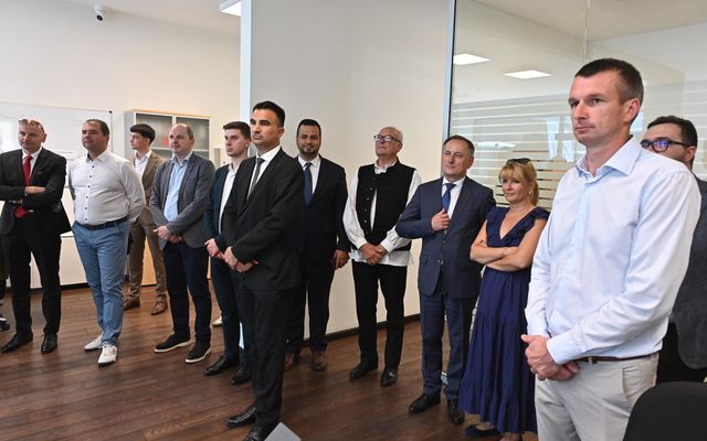 DLC Kft. kiemelt jelentőségű nagyléptékű gazdasági fejlesztés ünnepélyes átadása 