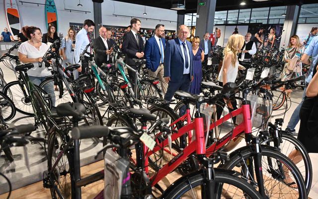 DLC Kft. kiemelt jelentőségű nagyléptékű gazdasági fejlesztés ünnepélyes átadása 