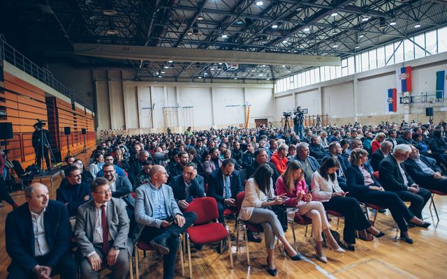 Ünnepélyes szerződéskötés a mezőgazdasági eszközök pályázat nyerteseivel