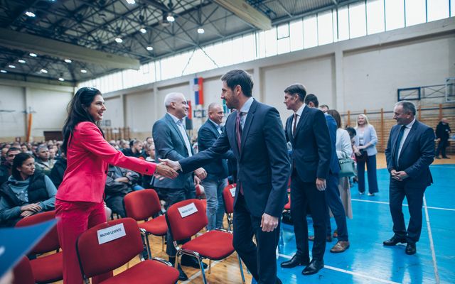 Ünnepélyes szerződéskötés a mezőgazdasági eszközök pályázat nyerteseivel