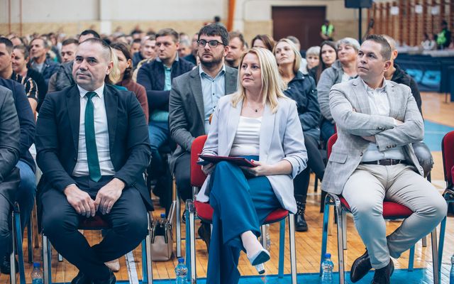 Ünnepélyes szerződéskötés a mezőgazdasági eszközök pályázat nyerteseivel
