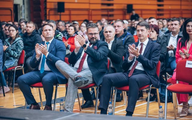 Ünnepélyes szerződéskötés a mezőgazdasági eszközök pályázat nyerteseivel
