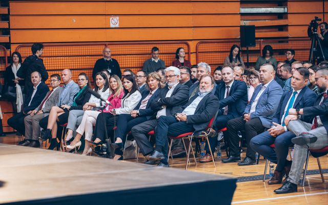 Ünnepélyes szerződéskötés a mezőgazdasági eszközök pályázat nyerteseivel