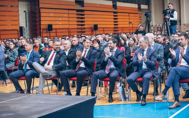 Ünnepélyes szerződéskötés a mezőgazdasági eszközök pályázat nyerteseivel