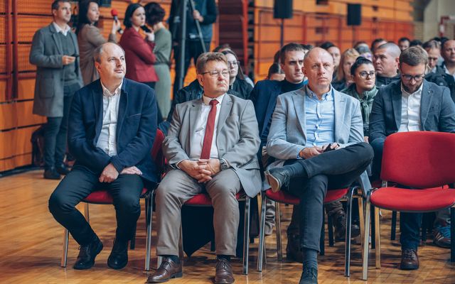 Ünnepélyes szerződéskötés a mezőgazdasági eszközök pályázat nyerteseivel