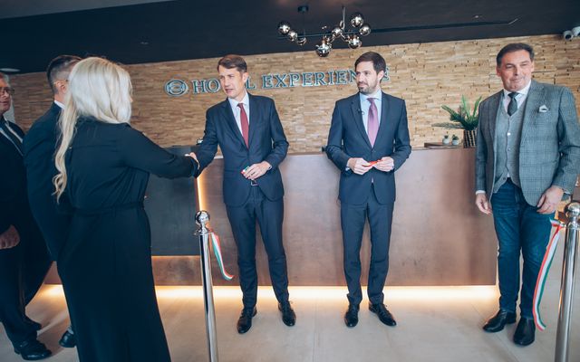 Az óbecsei Hotel Experience Lux kiemelt jelentőségű nagyléptékű turisztikai fejlesztés ünnepélyes átadása 