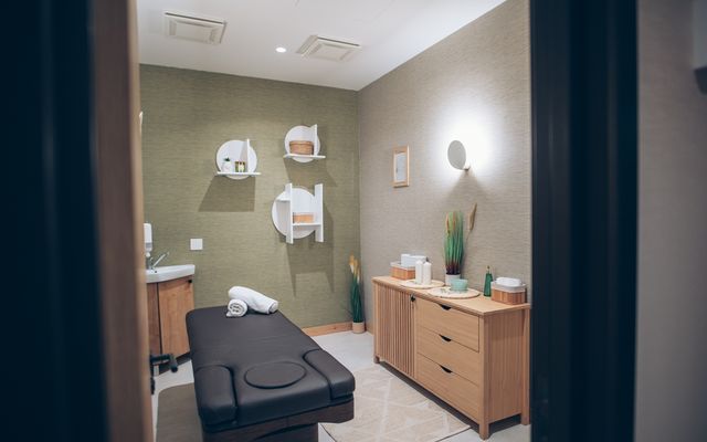 Az óbecsei Hotel Experience Lux kiemelt jelentőségű nagyléptékű turisztikai fejlesztés ünnepélyes átadása 