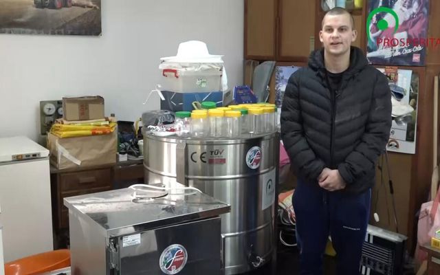 Több lábon, előre tartó irányban