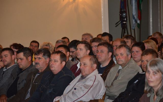 IV. pályázati körrel kapcsolatos tájékoztató lakossági fórum Magyarkanizsán (képek)
