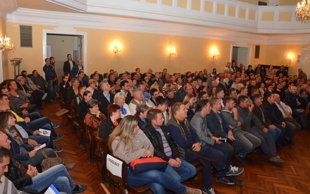 IV. pályázati körrel kapcsolatos tájékoztató lakossági fórum Magyarkanizsán (képek)