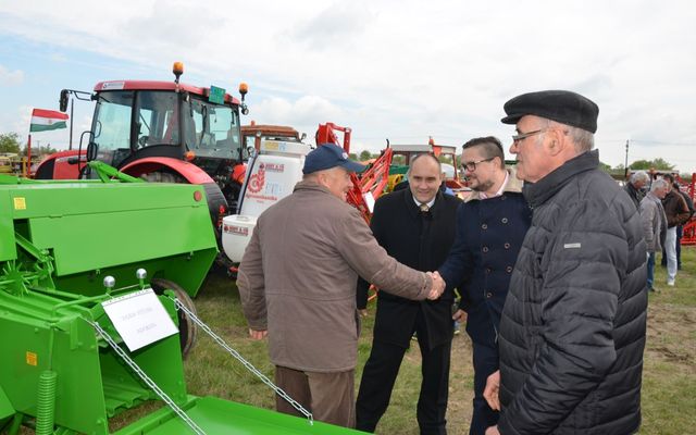 Bemutatkoztak a nyertes pályázók Magyarkanizsán (képek)