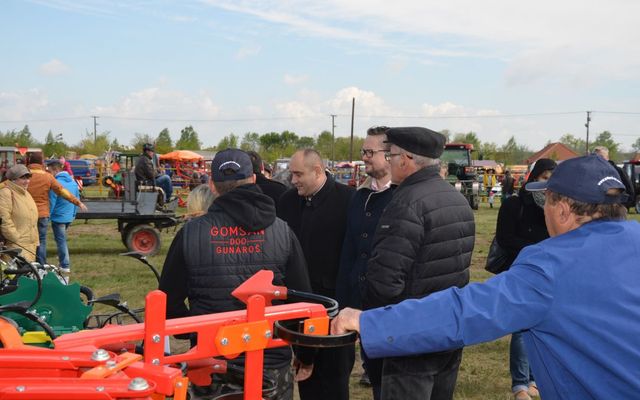 Bemutatkoztak a nyertes pályázók Magyarkanizsán (képek)