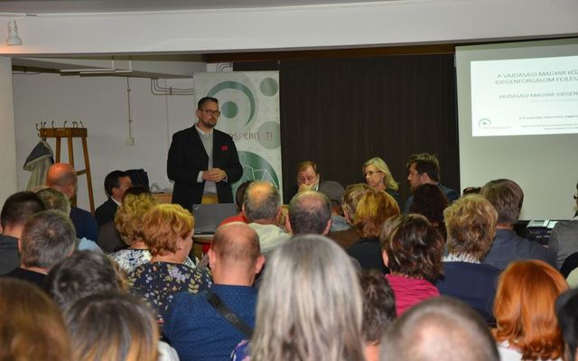 Közvitán az idegenforgalmi stratégia – Magyarkanizsa (képek)
