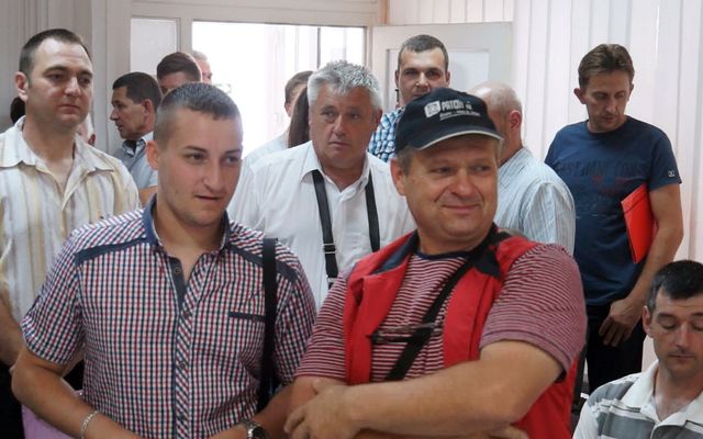 Szerződésaláírás méhekre és tenyészállatokra (képek)