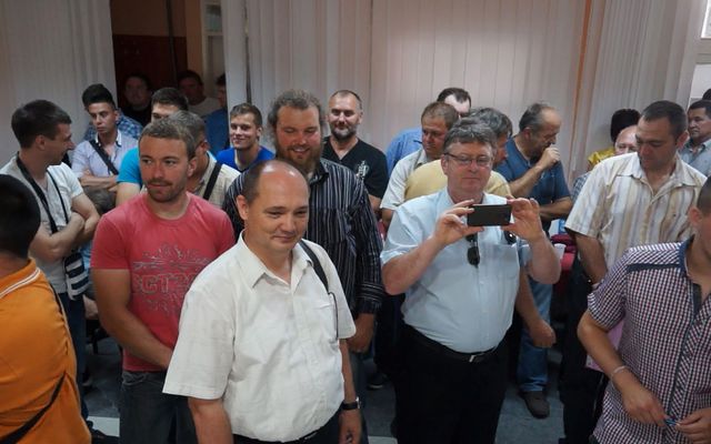 Szerződésaláírás méhekre és tenyészállatokra (képek)