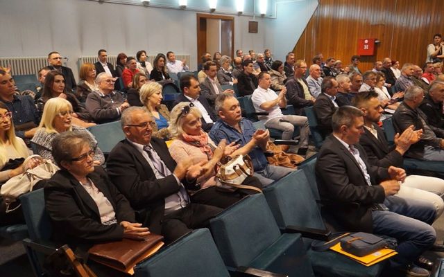 Szerződések aláírása a Prosperitati négy területén, első pályázati kiírás (képek)