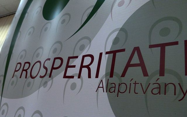 Szabadkán a Prosperitati Alapítvány házvásárlási pályázatának sikeres pályázóival aláírták a szerződéseket