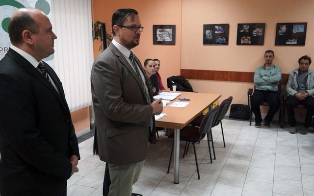 Szerződésaláírás a Pályakezdők vállalkozóvá válásának támogatására – START UP kiírt pályázat kapcsán (képek)