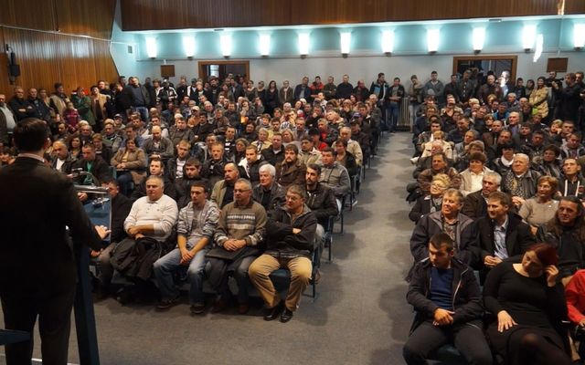 Szerződésaláírás a nyertes pályázókkal (képek)
