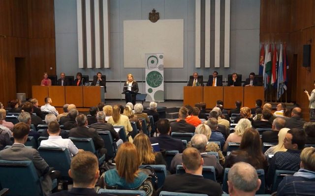 Szerződések aláírása a Prosperitati négy területén, első pályázati kiírás (képek)
