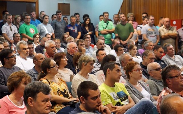 Szerződésaláírás a nyertes pályázókkal (képek)