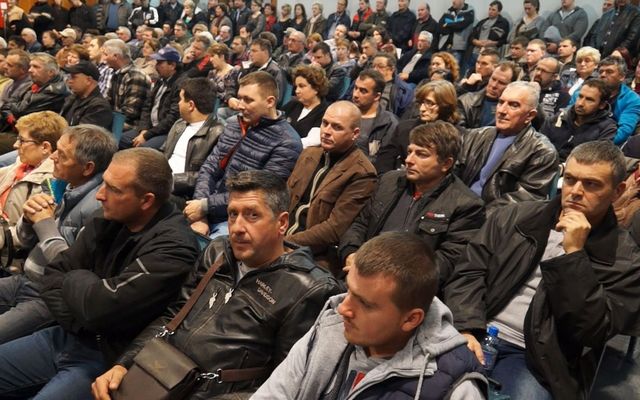 Szerződésaláírás a nyertes pályázókkal (képek)