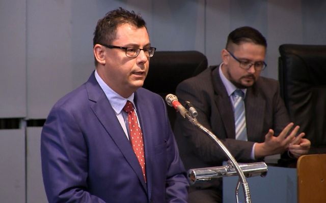 Szerződésaláírás az egyéni vállalkozók, illetve a mikro- és kisvállalkozások eszközbeszerzésére kiírt pályázat nyerteseivel