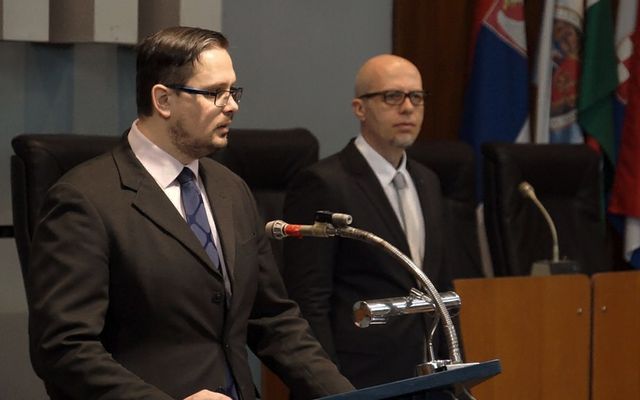 Szerződésaláírás a nyertes pályázókkal (képek)