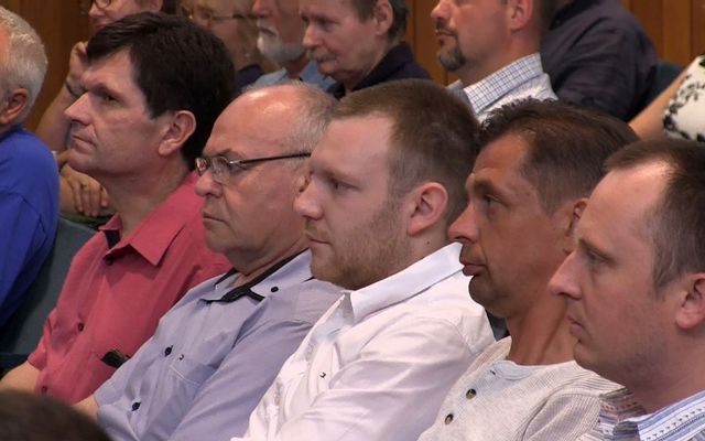 Szerződésaláírás az egyéni vállalkozók, illetve a mikro- és kisvállalkozások eszközbeszerzésére kiírt pályázat nyerteseivel