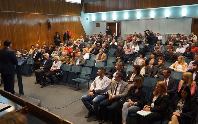 Szerződések aláírása a Prosperitati négy területén, első pályázati kiírás (képek)